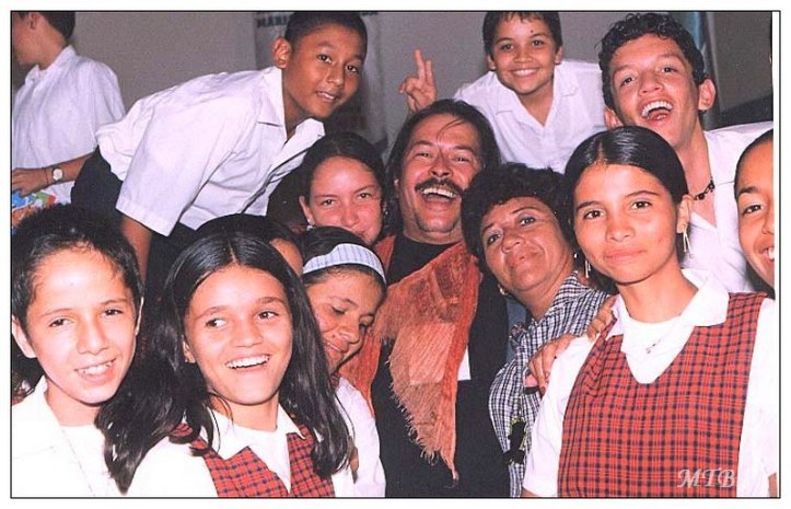 05 con los jovene de caicedonia