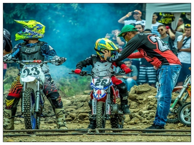 competencia de motos.jpg